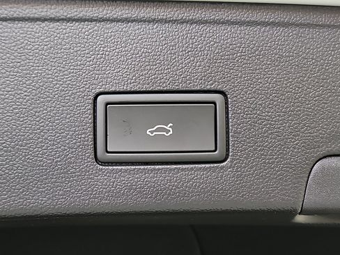 New 2026 Volkswagen Atlas Cross Sport SE image 10