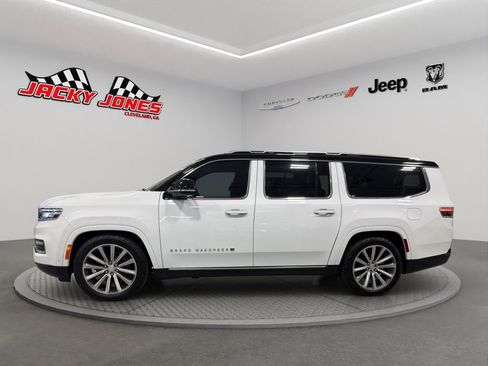 Used 2023 Jeep Grand Wagoneer L 4WD image 2