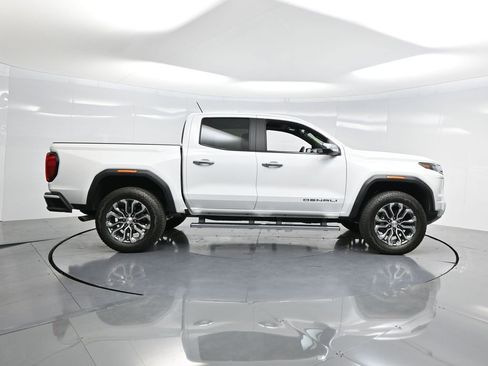 Used 2024 GMC Canyon Denali image 25