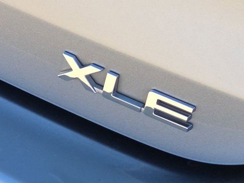 Used 2023 Toyota Highlander XLE image 10