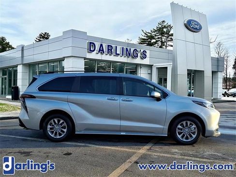 Used 2024 Toyota Sienna XLE image 4