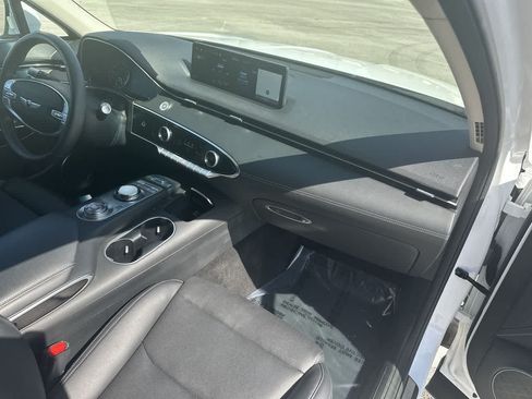Used 2025 Genesis GV70 2.5T AWD/4WD image 22