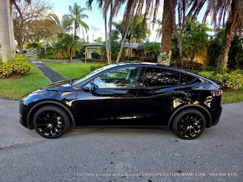 Used 2022 Tesla Model Y Long Range image 55