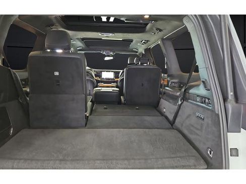Used 2022 Jeep Grand Wagoneer Series III w/ Rear Seat Video Group 1 AWD/4WD image 30