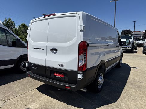 New 2026 Ford Transit 150 Low Roof w/ Load Area Protection Package RWD image 3