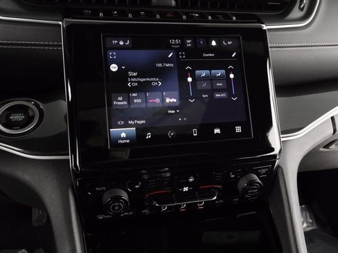 Certified 2022 Jeep Grand Cherokee Altitude image 32