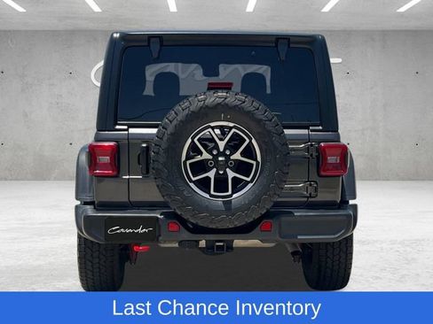 Used 2025 Jeep Wrangler Unlimited Rubicon AWD/4WD image 15