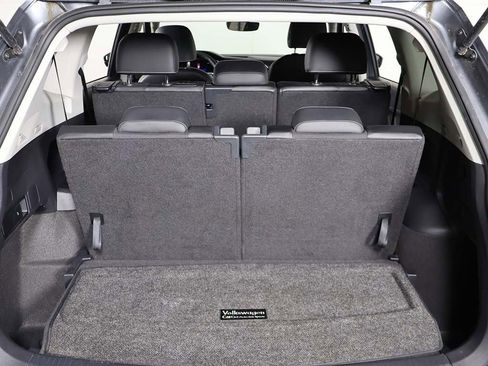 Used 2023 Volkswagen Tiguan SE w/ Panoramic Sunroof Package image 20