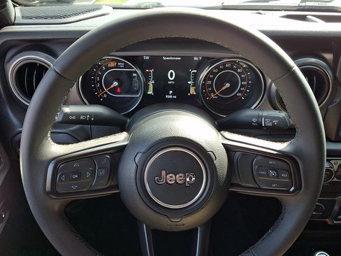 Used 2023 Jeep Wrangler Sport AWD/4WD image 19