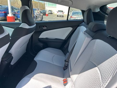 Used 2016 Toyota Prius Four image 11