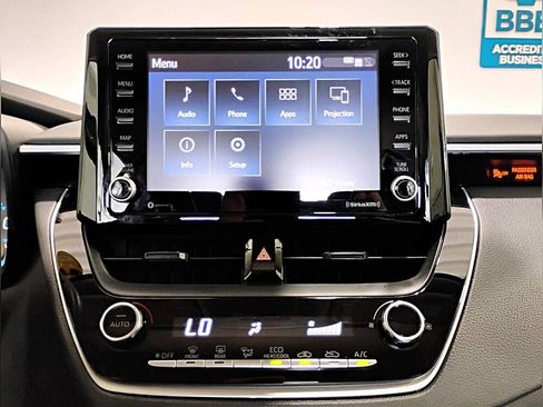 Used 2022 Toyota Corolla LE image 34