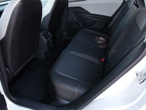 Certified 2025 Volkswagen Taos SE image 17