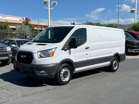 Used 2022 Ford Transit 150 Low Roof RWD image 3