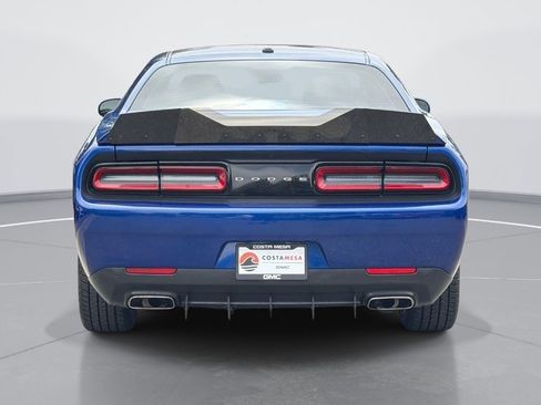Used 2019 Dodge Challenger SXT w/ Driver Convenience Group RWD image 4