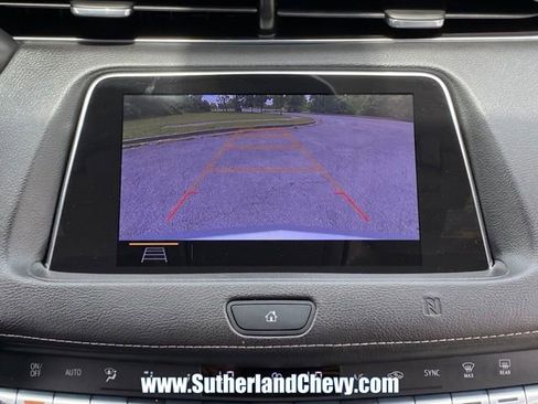 Used 2019 Cadillac XT4 Luxury w/ Cold Weather Package AWD/4WD image 31