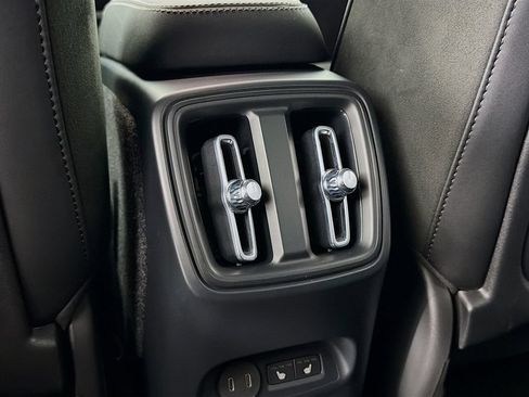 Used 2022 Volvo XC40 P8 Recharge Plus AWD/4WD image 26