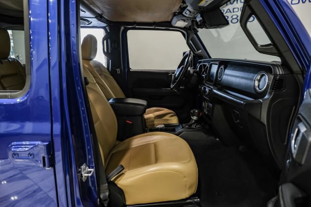 Used 2019 Jeep Wrangler Unlimited Sahara AWD/4WD image 32