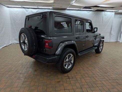 Used 2018 Jeep Wrangler Unlimited Sahara image 7