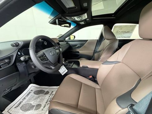 New 2025 Lexus ES 350 w/ Premium Package image 5