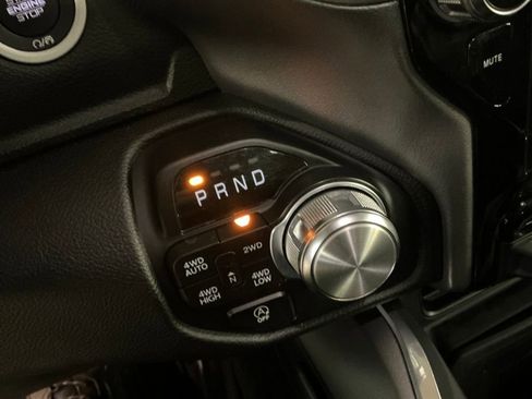 Used 2021 RAM 1500 Laramie image 24