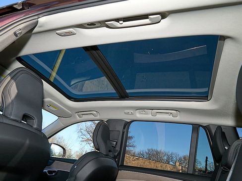 New 2026 Volvo XC90 B6 Plus w/ Protection Package image 23