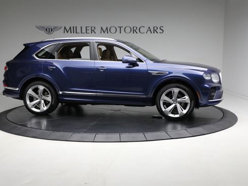 Used 2023 Bentley Bentayga image 11