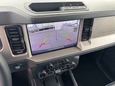Used 2025 Ford Bronco Outer Banks image 18