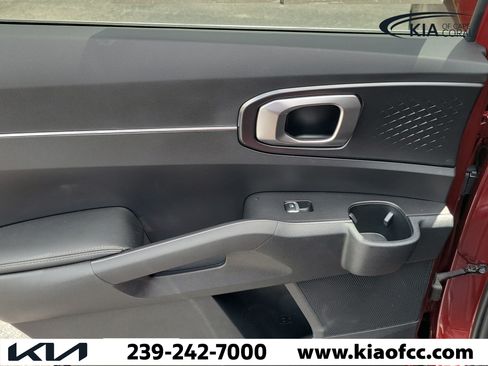 Certified 2025 Kia Sorento LX FWD image 14