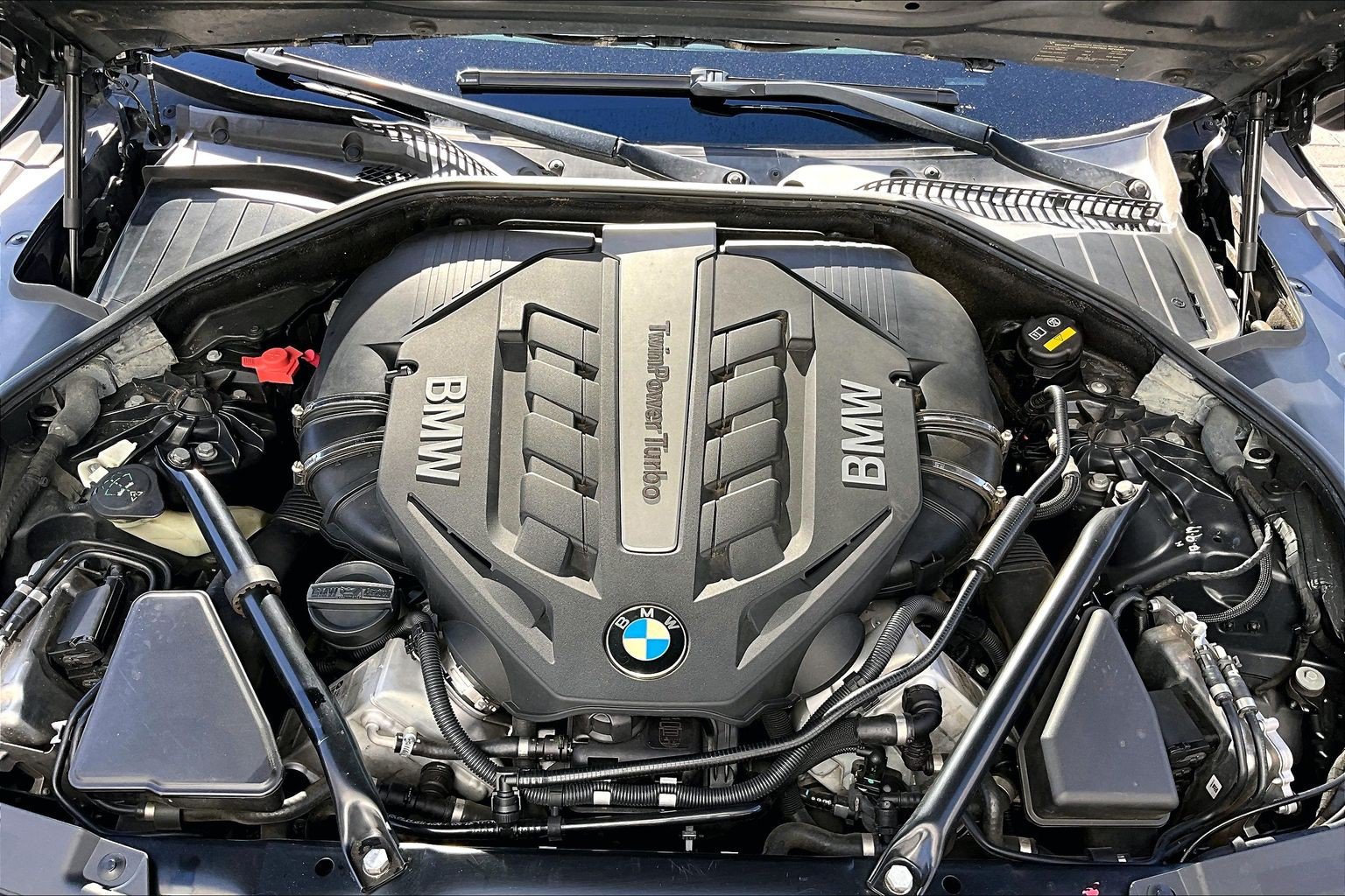 Used 2014 BMW 750i RWD image 10