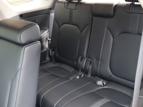 Used 2023 Honda Pilot Touring image 21