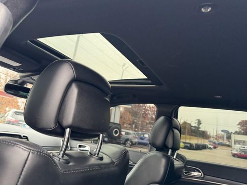 Used 2020 Jeep Grand Cherokee Limited X image 11