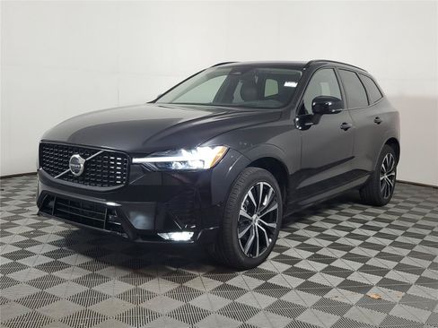 Certified 2025 Volvo XC60 B5 Ultra AWD/4WD image 3