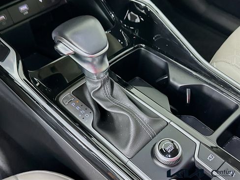 Certified 2023 Kia Sorento SX FWD image 16