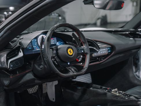 Used 2022 Ferrari SF90 Spider image 14