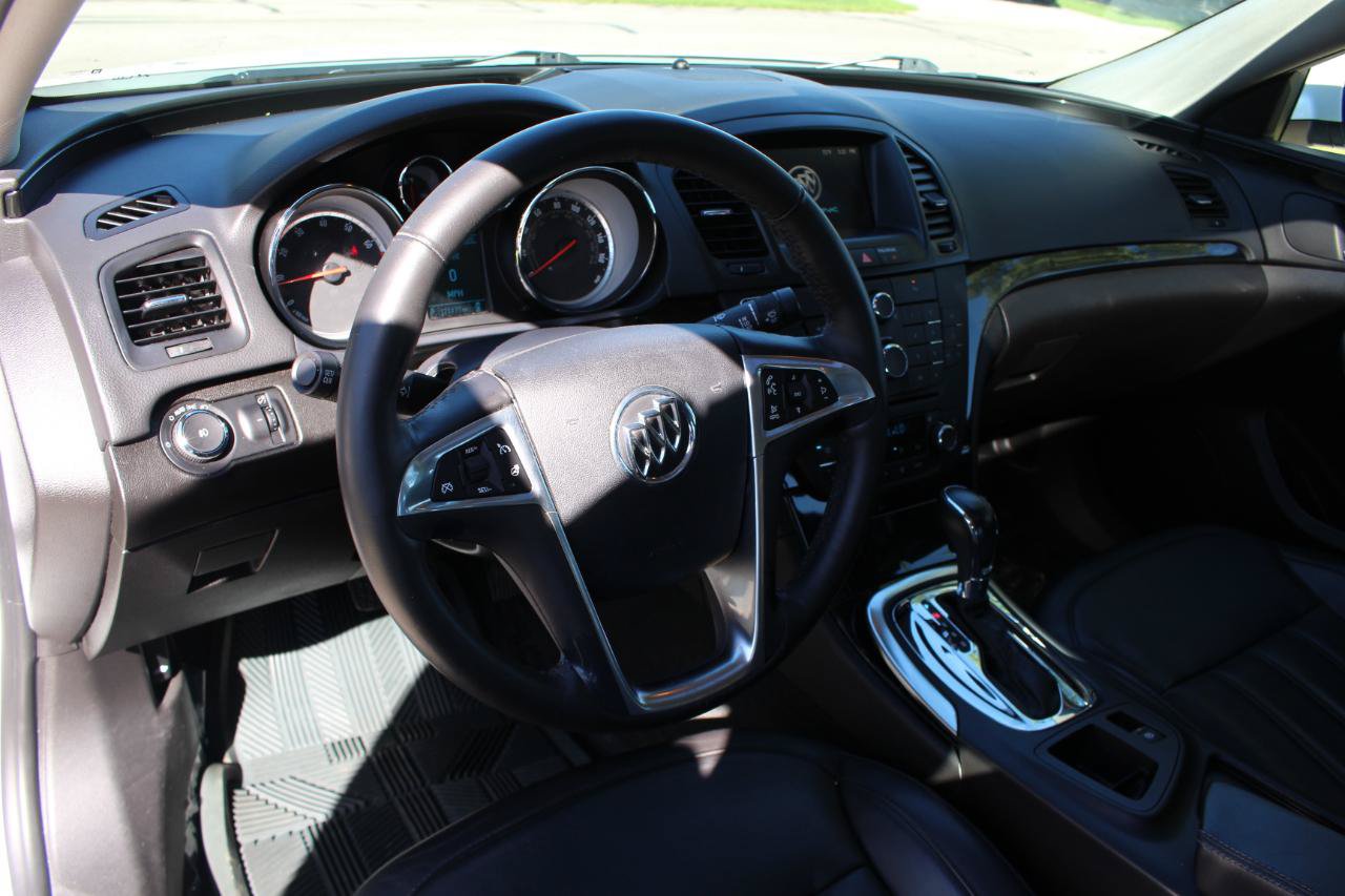 Used 2013 Buick Regal Premium FWD image 18