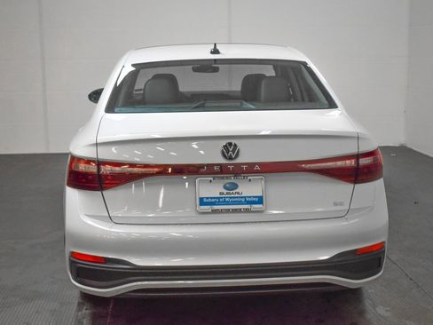 Used 2025 Volkswagen Jetta SE image 7