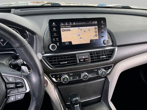 Used 2018 Honda Accord Touring image 7