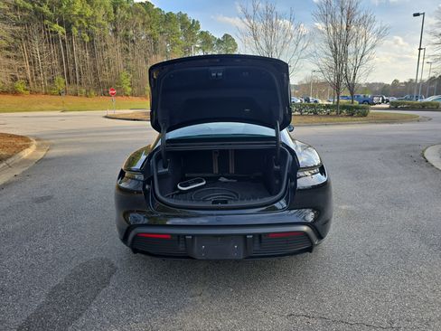 Used 2021 Porsche Taycan image 13