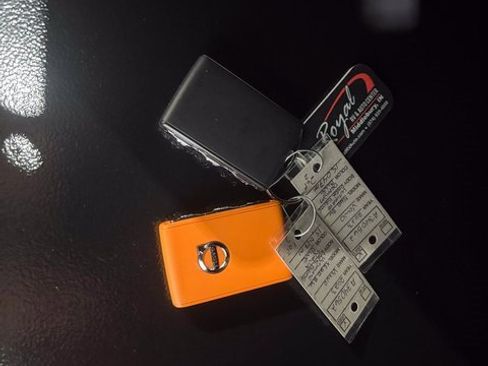 Used 2023 Volvo XC60 B6 Ultimate w/ Climate Package image 34