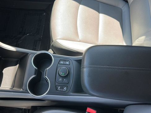 Used 2023 GMC Terrain SLT FWD image 13