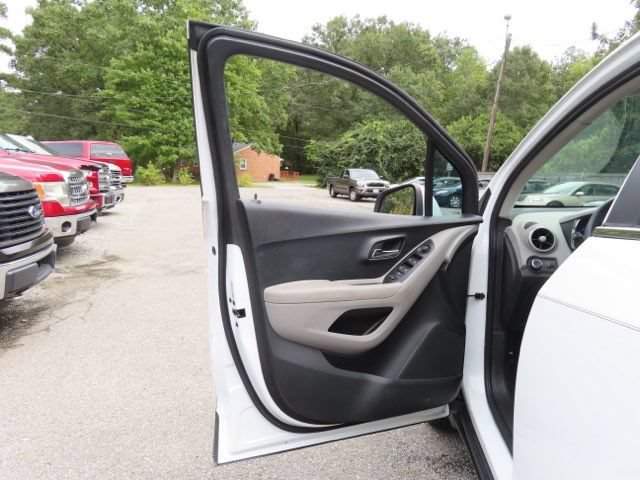 Used 2015 Chevrolet Trax LT w/ LT Plus Package FWD image 16