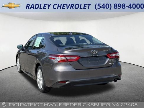 Used 2019 Toyota Camry LE image 3