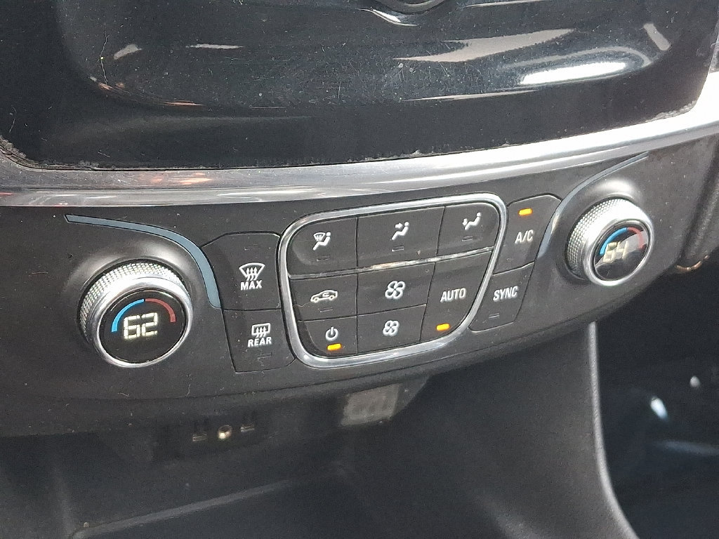 Used 2021 Chevrolet Traverse LS FWD image 17