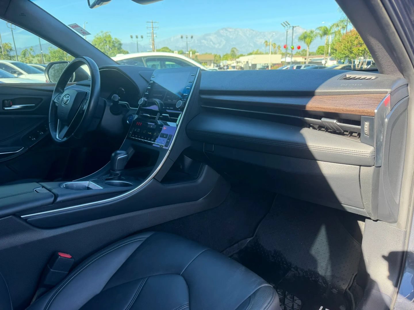 Used 2021 Toyota Avalon XLE FWD image 30