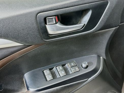 Used 2018 Toyota Highlander XLE image 15