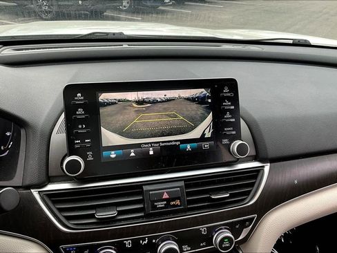 Used 2019 Honda Accord Touring image 13