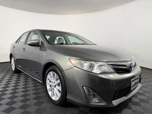 Used 2012 Toyota Camry XLE w/ Leather Pkg FWD image 6