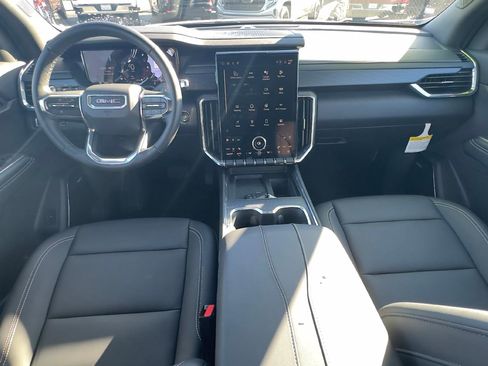 Used 2025 GMC Acadia Elevation w/ Elevation Premium Package image 9