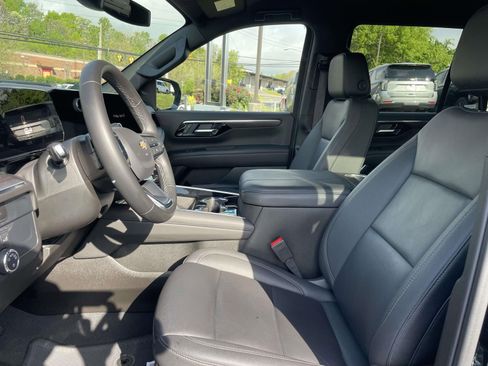 Used 2025 Chevrolet Tahoe LT image 24