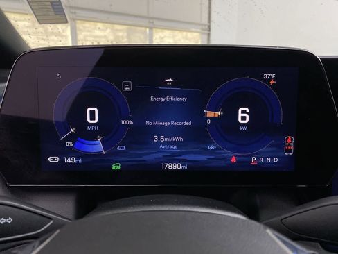 Used 2025 Chevrolet Equinox EV LT w/ Convenience Package image 26